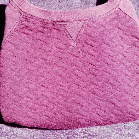 A croped long sleeve shirt - Picture 1 of 3